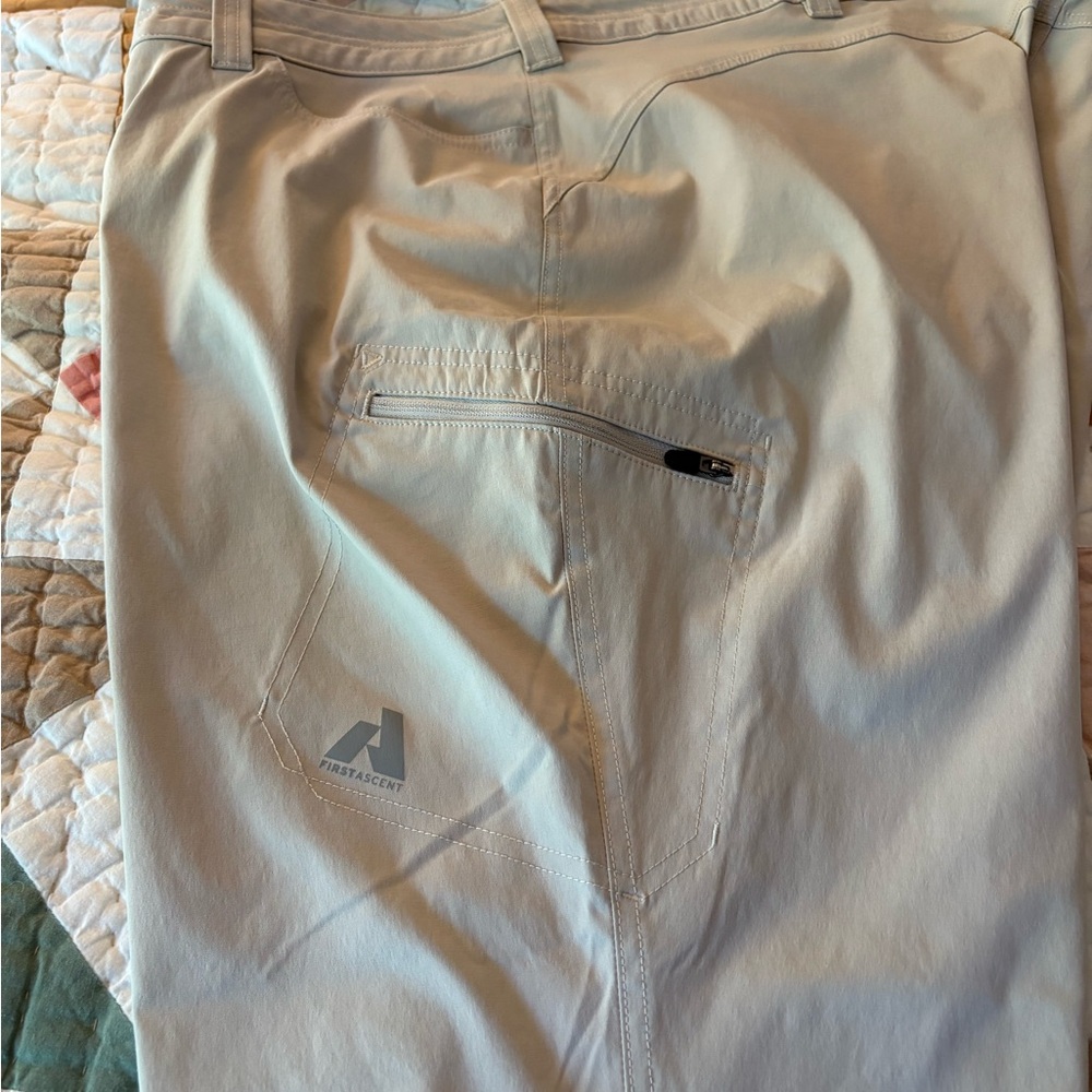 Eddie Bauer FIRST ASCENT
Women's Guide Pro Capris - Picture 4 of 4